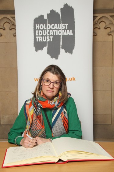 Rachel Maclean signed the Holocaust Educational Trust’s Book of Commitment in Parliament last week, and will attend Holocaust Memorial Day commemorations in Redditch on Saturday (27 January).